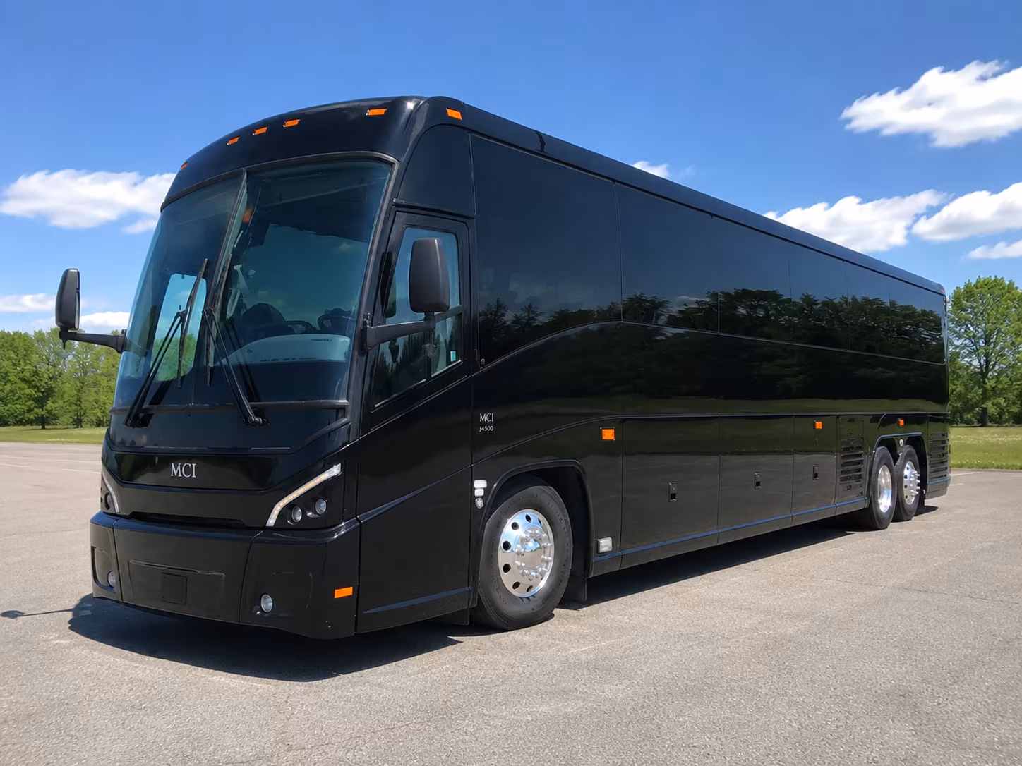 snoqualmie falls and mountain venue wedding shuttles from auburn